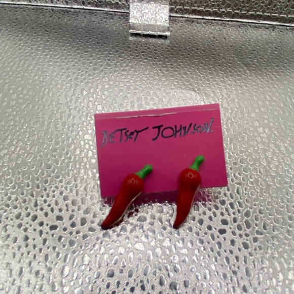 2/$25 Vintage Betsey Johnson Red Chili Pepper Earrings - Picture 2 of 4
